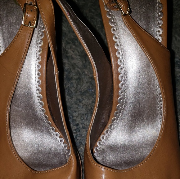 💜3/$10💜Tan, Joey peep toe 4"heels - Picture 6 of 6